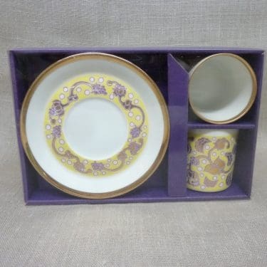 Arabia Iiris mokkakupit, kulta, 2 kpl, suunnittelija Anja Jaatinen-Winquist, pieni, serikuva