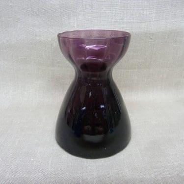 Riihimäen lasi Hyasintti maljakko, lila, suunnittelija Tamara Aladin, pieni