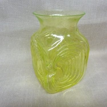 Riihimäen lasi Amuletti maljakko, keltainen, suunnittelija Tamara Aladin, retro