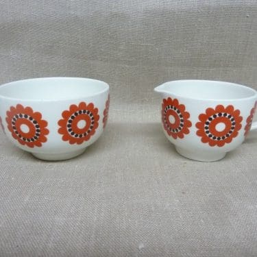 Arabia KM sokerikko ja kermakko, punainen, suunnittelija Göran Bäck, retro