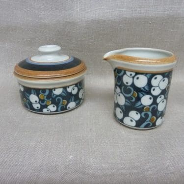 Arabia Taika sokerikko ja kermakko, suunnittelija Inkeri Seppälä, erikoiskoriste, retro