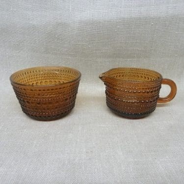 Nuutajärvi Kastehelmi sokerikko ja kermakko, ruskea, suunnittelija Oiva Toikka,