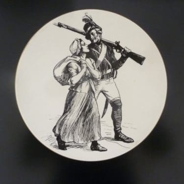 Arabia Vänrikki Stoolin tarinat koristelautanen, Lotta Svärd, suunnittelija , Lotta Svärd, serikuva