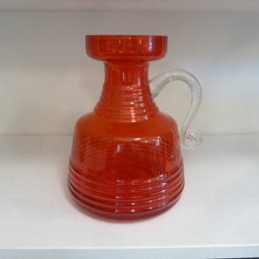 Riihimäen lasi Kleopatra maljakko, punainen, suunnittelija Tamara Aladin, suuri