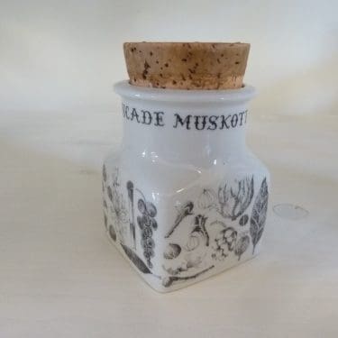 Arabia Maustekuva maustepurkki, mustavalkoinen, suunnittelija Esteri Tomula, serikuva, muskotti