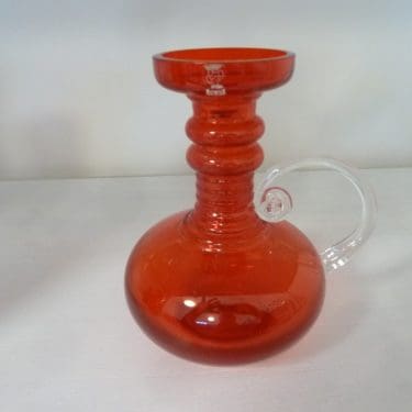 Riihimäen lasi Kleopatra maljakko, punainen, suunnittelija Tamara Aladin,