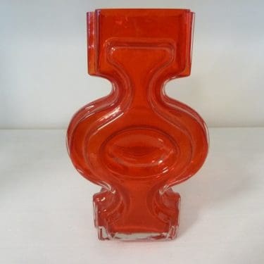 Riihimäen lasi Emma maljakko, punainen, suunnittelija Helena Tynell,