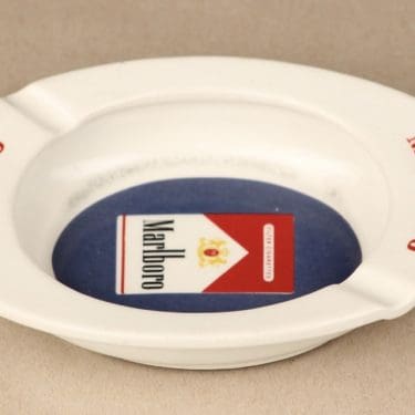 Arabia tuhka-astia, suunnittelija , valkoinen