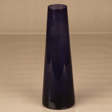 Nuutajärvi 1404 maljakko, lila, suunnittelija Saara Hopea,