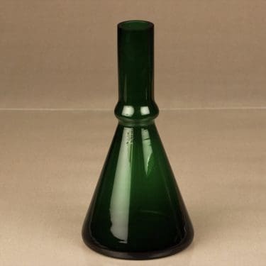 Nuutajärvi Nautica karahvi, vihreä, suunnittelija Inkeri Toikka,