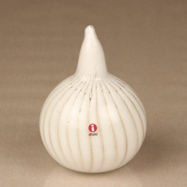 Nuutajärvi taide-esine, Sipuli, suunnittelija Oiva Toikka, Sipuli, tilaustyö Kotiliedelle, signeerattu