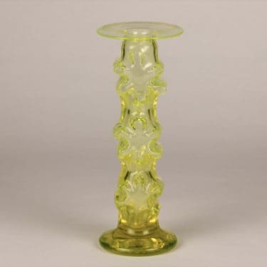 Riihimäen lasi Kasperi kynttilänjalka, keltainen, suunnittelija Erkkitapio Siiroinen, suuri, signeerattu