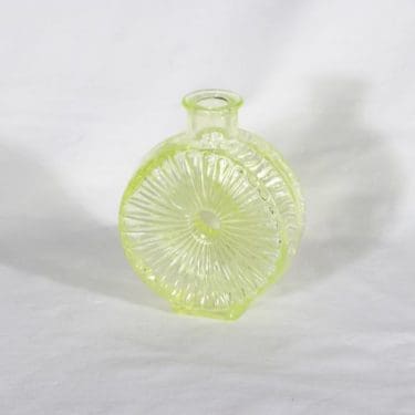 Riihimäen lasi Aurinkopullo koristepullo, keltainen, suunnittelija Helena Tynell, sävy II