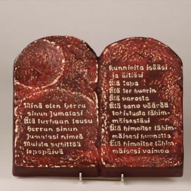 Arabia Kymmenen käskyä seinätaulu, tiilenpunainen, suunnittelija ,