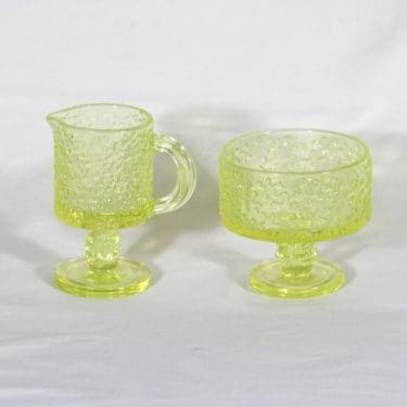 Riihimäen lasi Jesper sokerikko ja kermakko, keltainen, suunnittelija Erkkitapio Siiroinen,