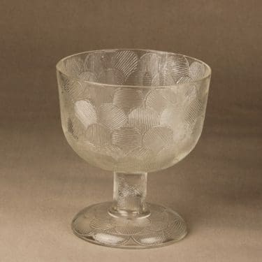 Nuutajärvi Miranda vase, clear, designer Heikki Orvola, on foot