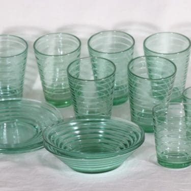 Iittala Aino lasiastiasto, vihreä, suunnittelija Aino Aalto,