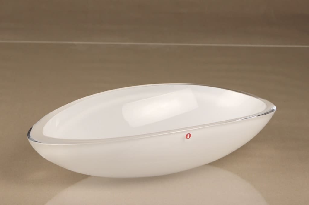 Iittala Peace taidelasi, valkoinen, suunnittelija Kerttu Nurminen, opaalilasi, signeerattu