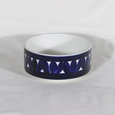 Arabia Sotka kulho, käsinmaalattu, suunnittelija Raija Uosikkinen, käsinmaalattu