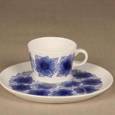 Arabia Malva kuppi ja erikoislautanen, sininen, suunnittelija Esteri Tomula, serikuva