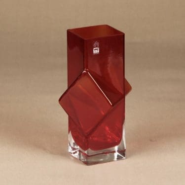 Riihimäen lasi Pablo maljakko, rubiininpunainen, suunnittelija Erkkitapio Siiroinen,