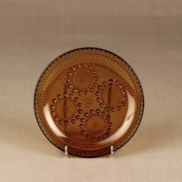 Riihimäen lasi Grapponia lautanen, amber, suunnittelija Nanny Still,