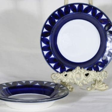 Arabia Sotka lautaset, syvä, 3 kpl, suunnittelija Raija Uosikkinen, syvä, käsinmaalattu