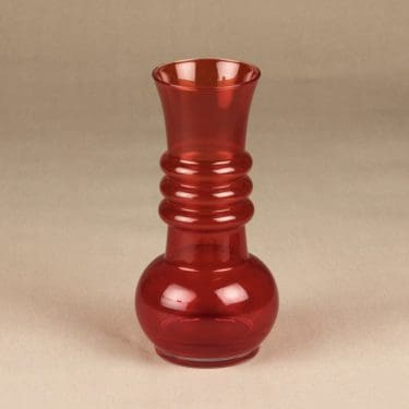 Riihimäen lasi Kielo maljakko, punainen, suunnittelija Tamara Aladin,