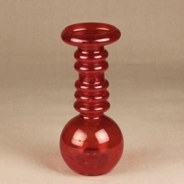 Riihimäen lasi Carmen kääntömaljakko, punainen, suunnittelija Tamara Aladin,