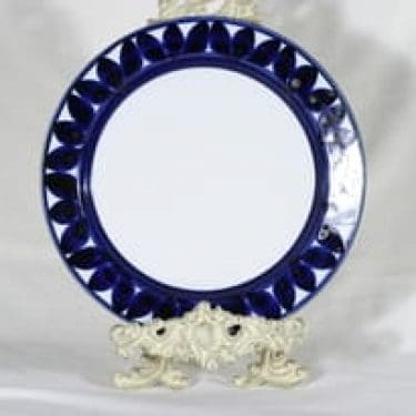 Arabia Sotka vati, käsinmaalattu, suunnittelija Raija Uosikkinen, käsinmaalattu