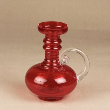 Riihimäen lasi Kleopatra maljakko. punainen, suunnittelija Tamara Aladin,