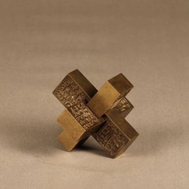 Laila Pullinen taide-esine, pronssi, suunnittelija Hädän Kolmet Kasvot, pronssi, signeerattu