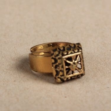 Turun Hopea Pitsi sormus, pronssi, suunnittelija Pentti Sarpaneva, pronssi