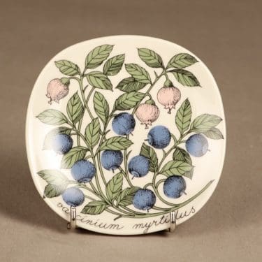 Arabia Botanica koristelautanen, Mustikka, suunnittelija Esteri Tomula, Mustikka, serikuva, kukka-aihe