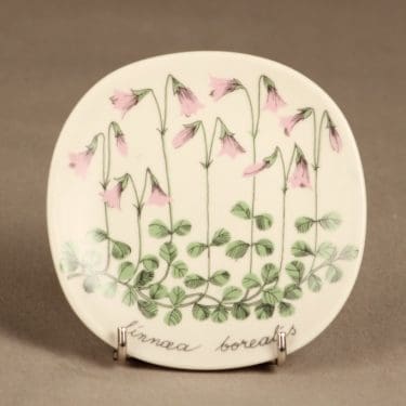 Arabia Botanica koristelautanen, Vanamo, suunnittelija Esteri Tomula, Vanamo, serikuva, kukka-aihe