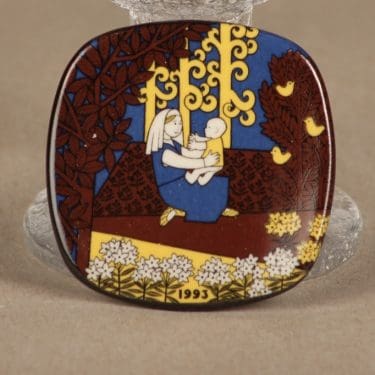Arabia Kalevala factory visit mini wall plate 1993 designer Raija Uosikkinen 