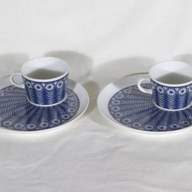 Arabia Riikinkukko kahvikupit, 2 kpl, suunnittelija Raija Uosikkinen, serikuva