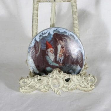 Arabia Joulutonttu koristelautanen, 1982, suunnittelija Anders Olsson, 1982, jouluaihe