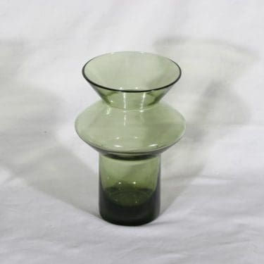 Riihimäen lasi Hyrrä maljakko, vihreä, suunnittelija Helena Tynell,