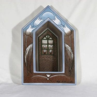 Arabia seinälampetti, Koti, suunnittelija Heljä Liukko-Sundström, Koti, signeerattu