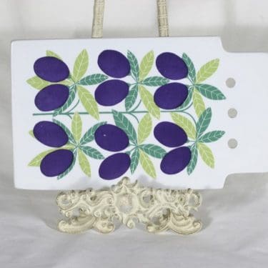 Arabia Pomona talouslevy, luumu, suunnittelija Raija Uosikkinen, luumu, serikuva