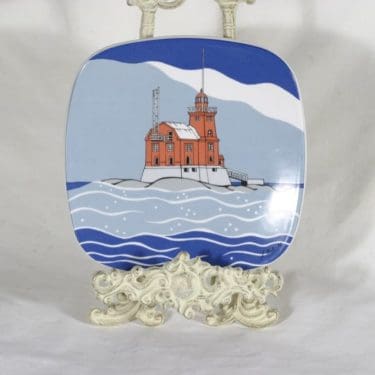 Arabia seinälautanen, Porkkalan majakka, suunnittelija Solveig Björkman-Ranta, Porkkalan majakka, signeerattu