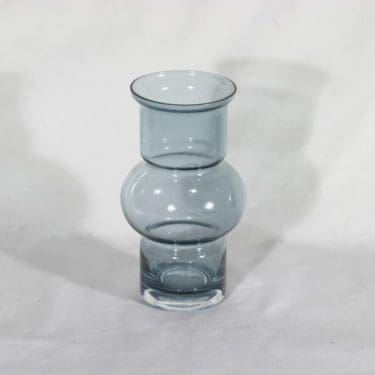 Riihimäen lasi Tuulikki maljakko, siniharmaa, suunnittelija Tamara Aladin,