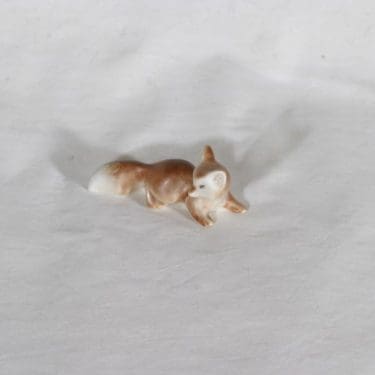 Arabia figuuri, kettu, suunnittelija Raili Eerola, kettu, käsinmaalattu