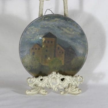 Kera koristelautanen, Turun linna, suunnittelija , Turun linna, signeerattu, käsinmaalattu