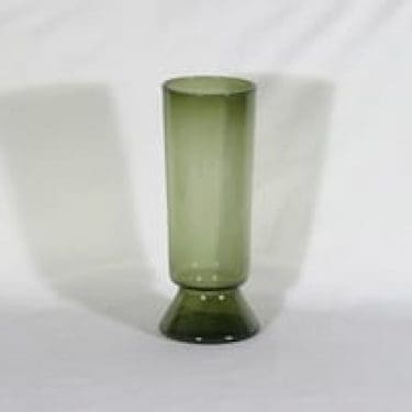 Nuutajärvi 1428 maljakko, oliivinvihreä, suunnittelija Kaj Franck,