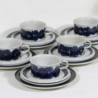 Arabia Anemone teekupit, käsinmaalattu, 5 kpl, suunnittelija Ulla Procope, käsinmaalattu, signeerattu