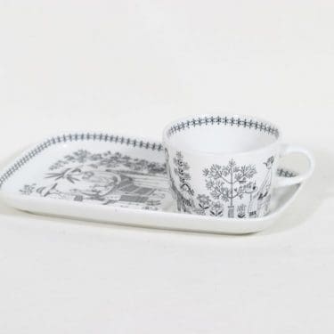 Arabia Emilia kuppi ja erikoislautanen, suunnittelija Raija Uosikkinen, kuparipainokoriste, sarja I