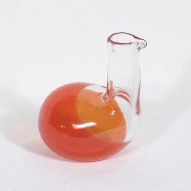 Riihimäen lasi Kuikka koristepullo, punainen|kirkas, suunnittelija Helena Tynell,