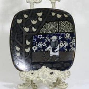 Arabia Kalevala vuosilautanen, 1976, suunnittelija Raija Uosikkinen, 1976